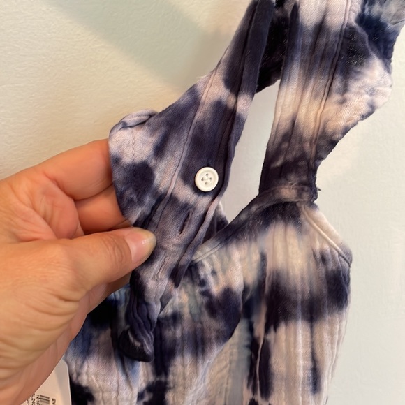 Cute BB Dakota tank top in a tie dye print. - Picture 4 of 4